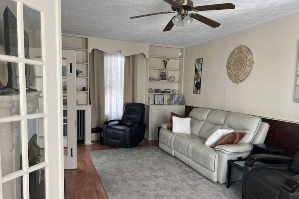 Photo of Livingroom in Cumberland
