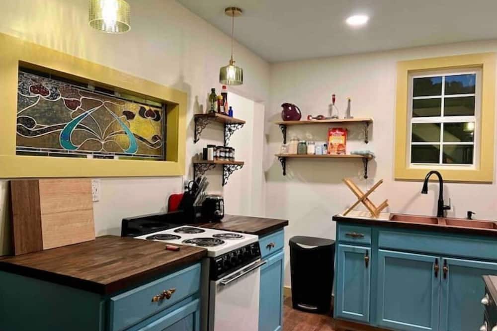 Photo of Kitchen in Montana Mines