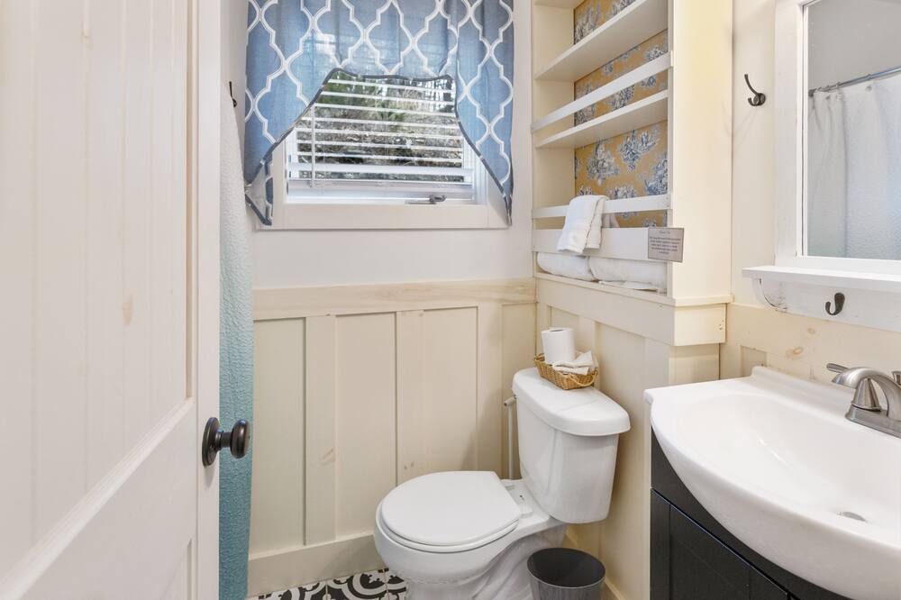 Photo of Bathroom in Blowing Rock