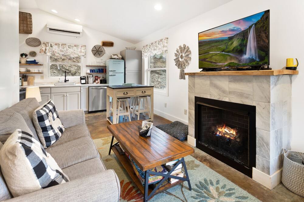 Photo of Livingroom in Blowing Rock