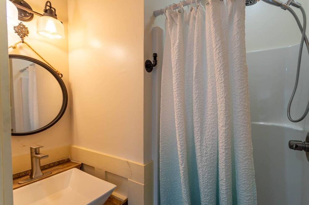 Photo of Bathroom in Blowing Rock