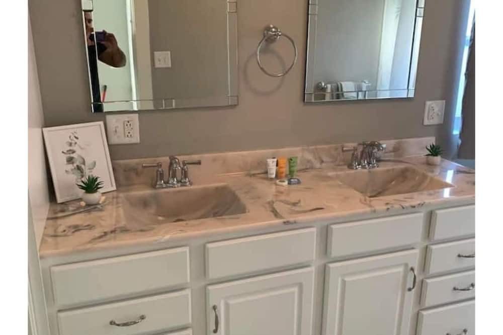 Photo of Bathroom in Charleston