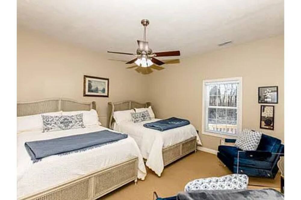 Photo of Bedroom in Frankfort