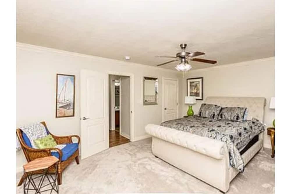 Photo of Bedroom in Frankfort