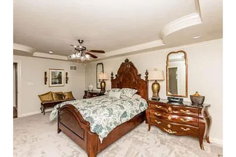 Photo of Bedroom in Frankfort