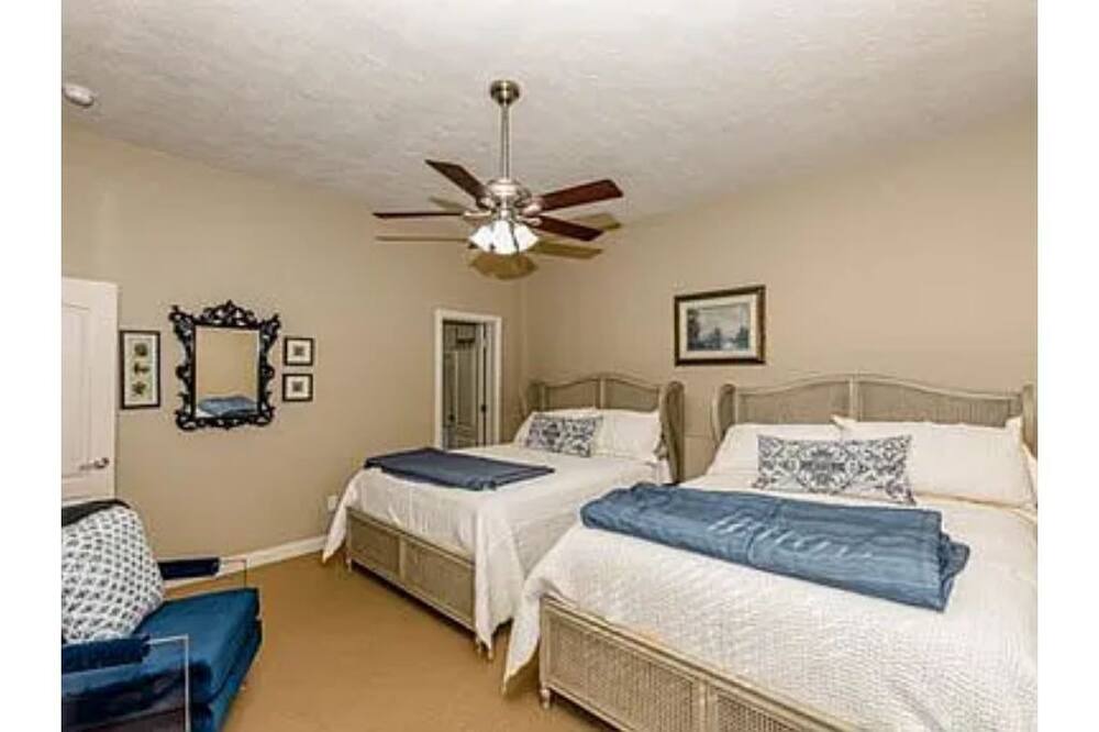 Photo of Bedroom in Frankfort