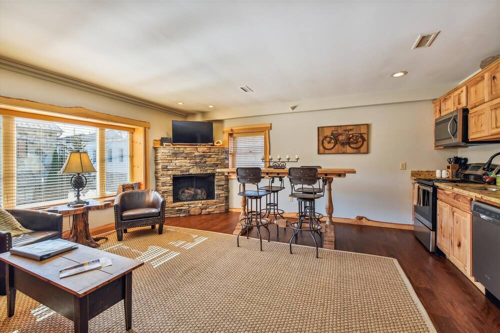 Photo of Livingroom in Blowing Rock