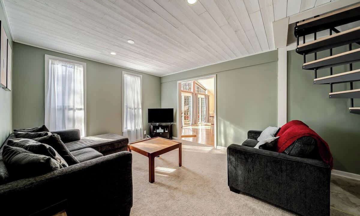 Photo of Livingroom in The Woods