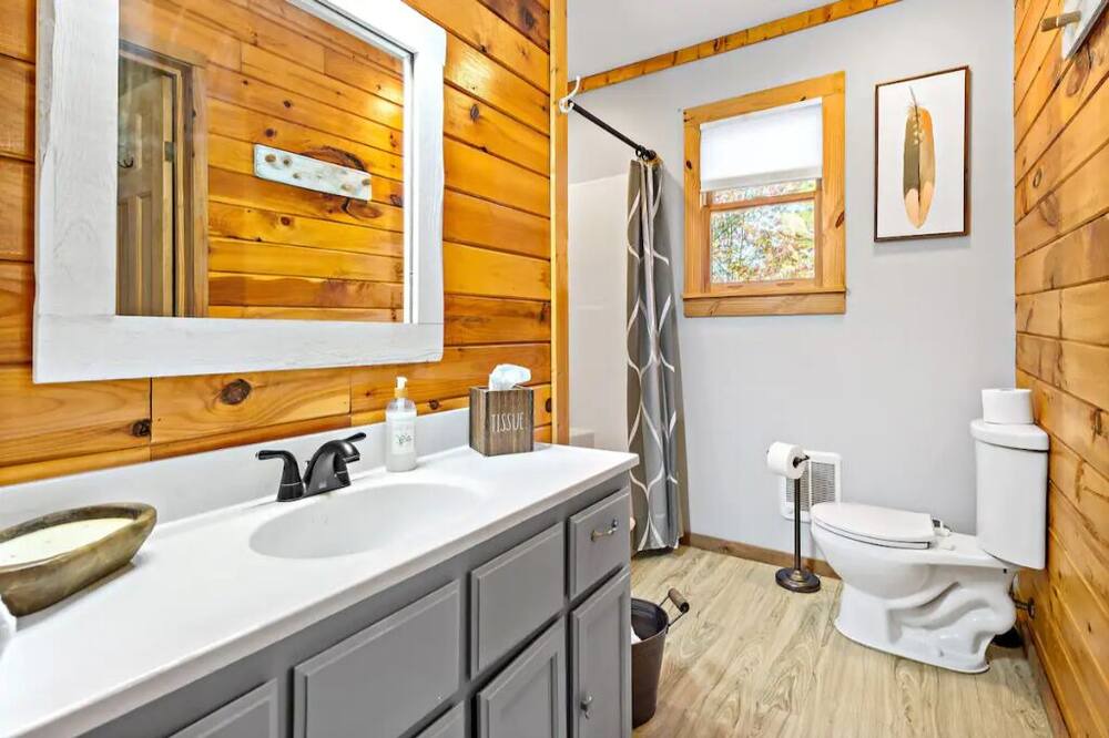 Photo of Bathroom in Marion