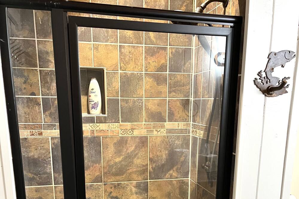 Photo of Bathroom in Blowing Rock