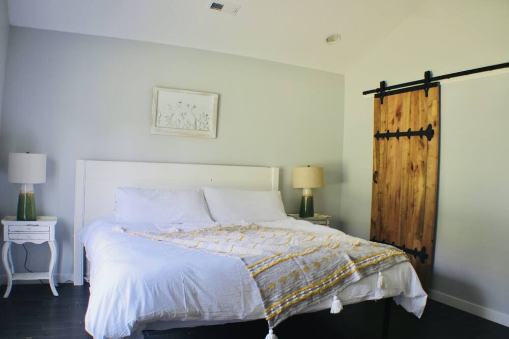 Photo of Bedroom in Dandridge