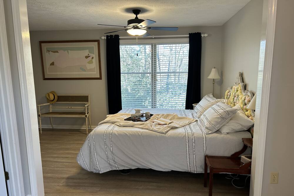 Photo of Bedroom in Newland