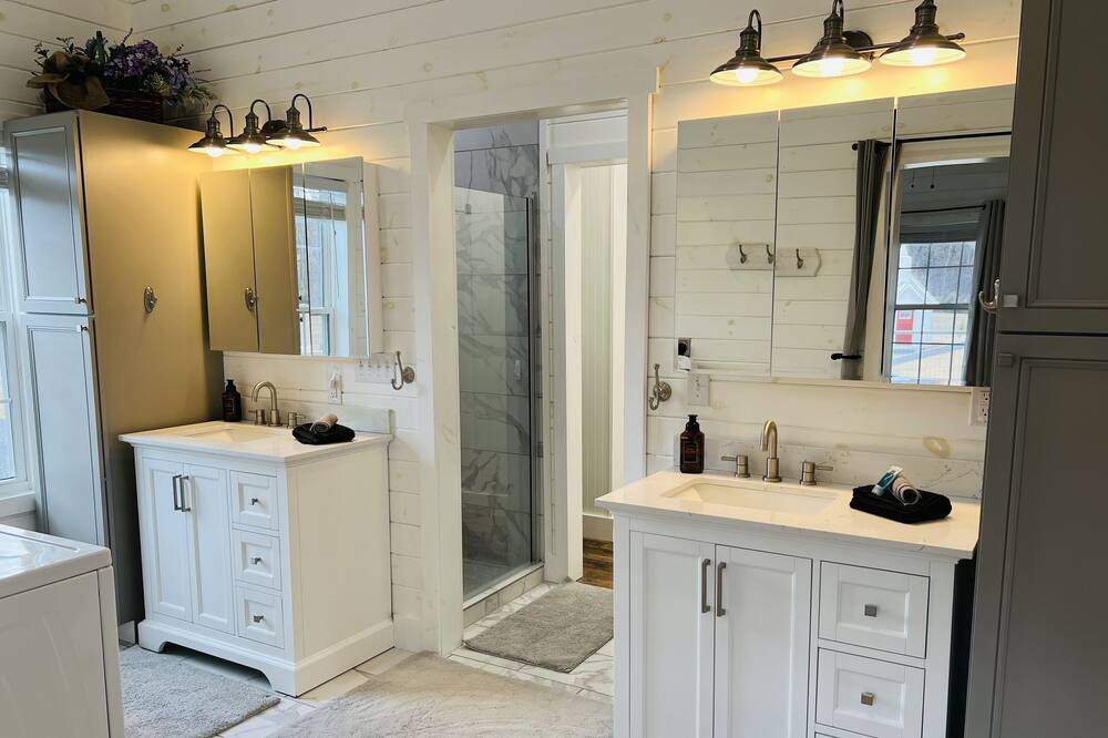 Photo of Bathroom in Sevierville