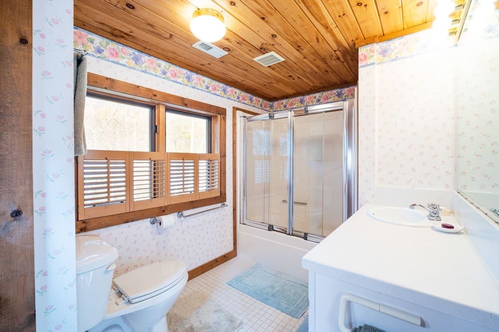 Photo of Bathroom in Millers Creek