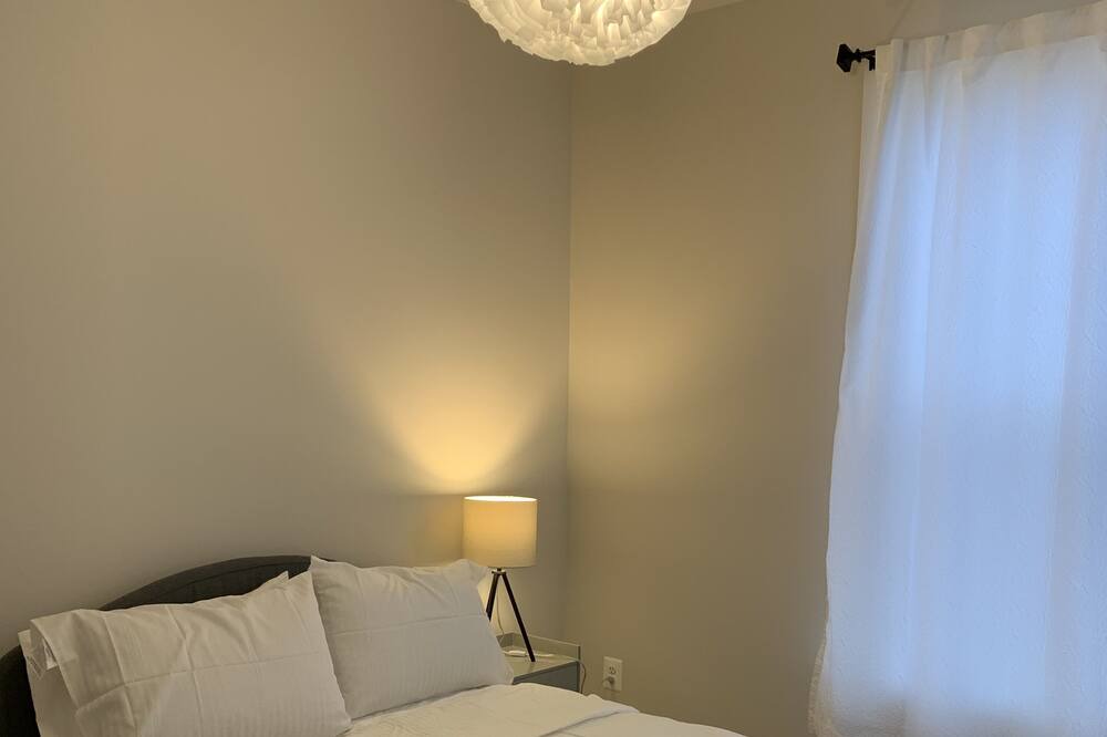 Photo of Bedroom in Urbana