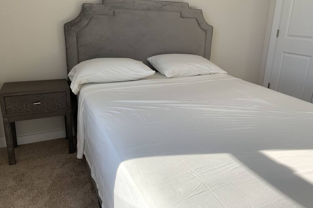Photo of Bedroom in Urbana