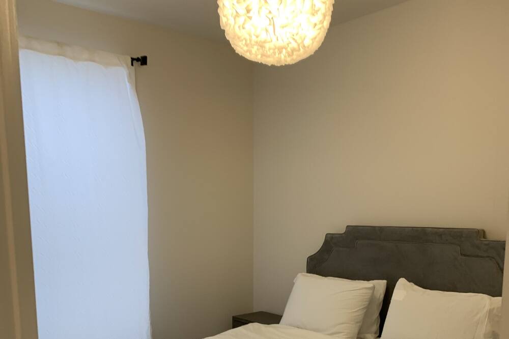 Photo of Bedroom in Urbana