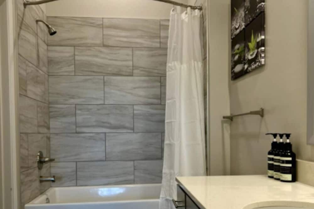 Photo of Bathroom in Park Hills