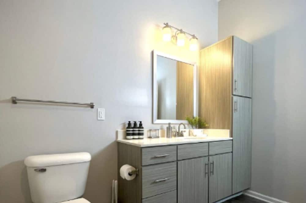 Photo of Bathroom in Park Hills