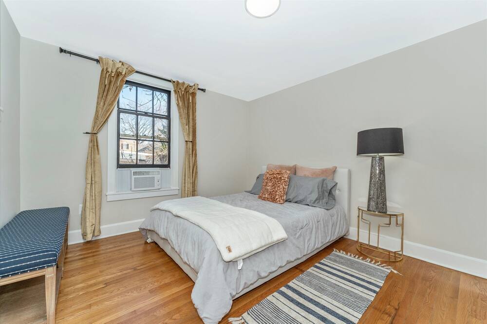 Photo of Bedroom in Downtown