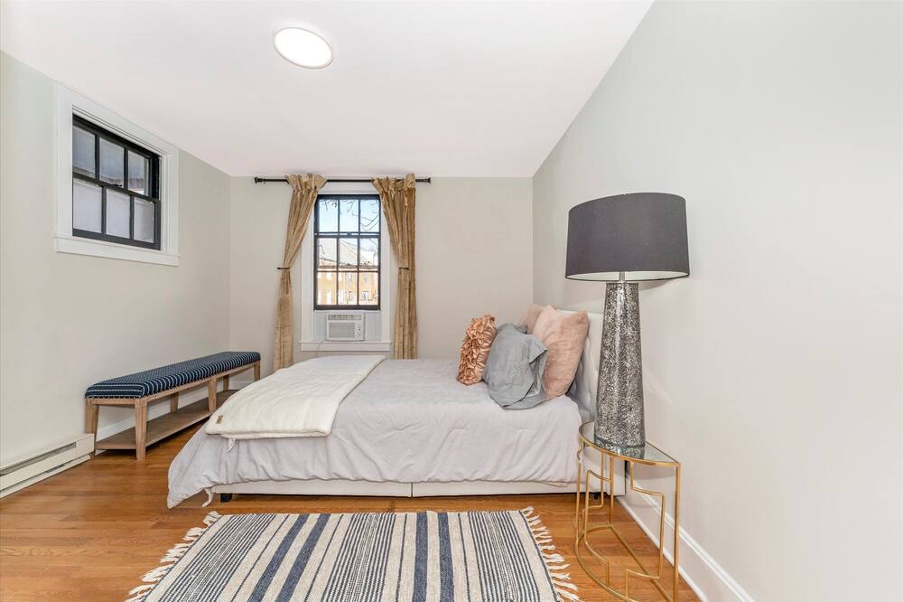 Photo of Bedroom in Downtown