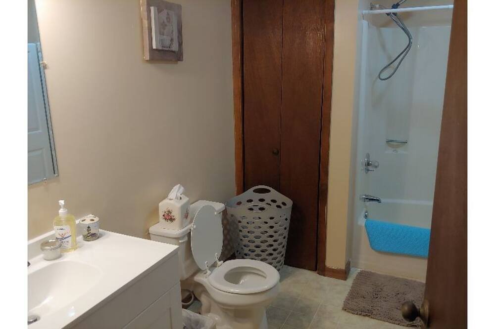 Photo of Bathroom in Midway