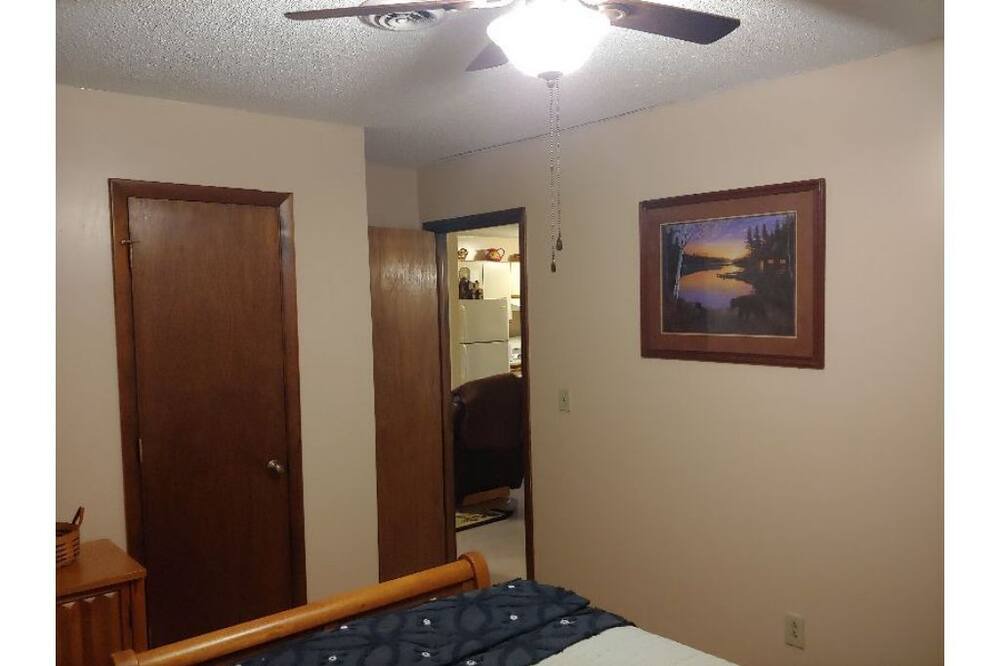 Photo of Bedroom in Midway