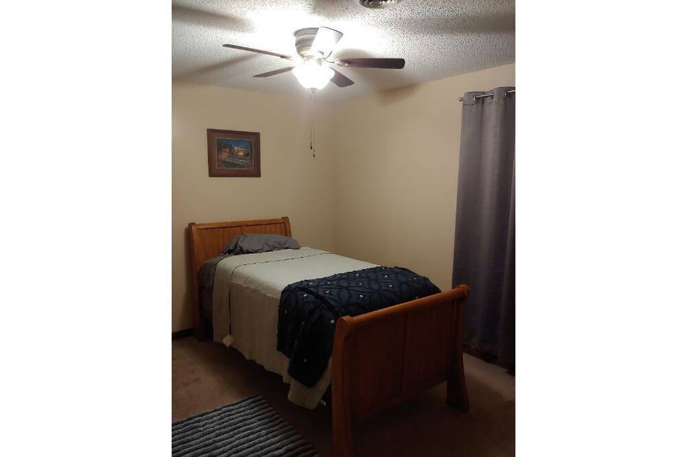 Photo of Bedroom in Midway