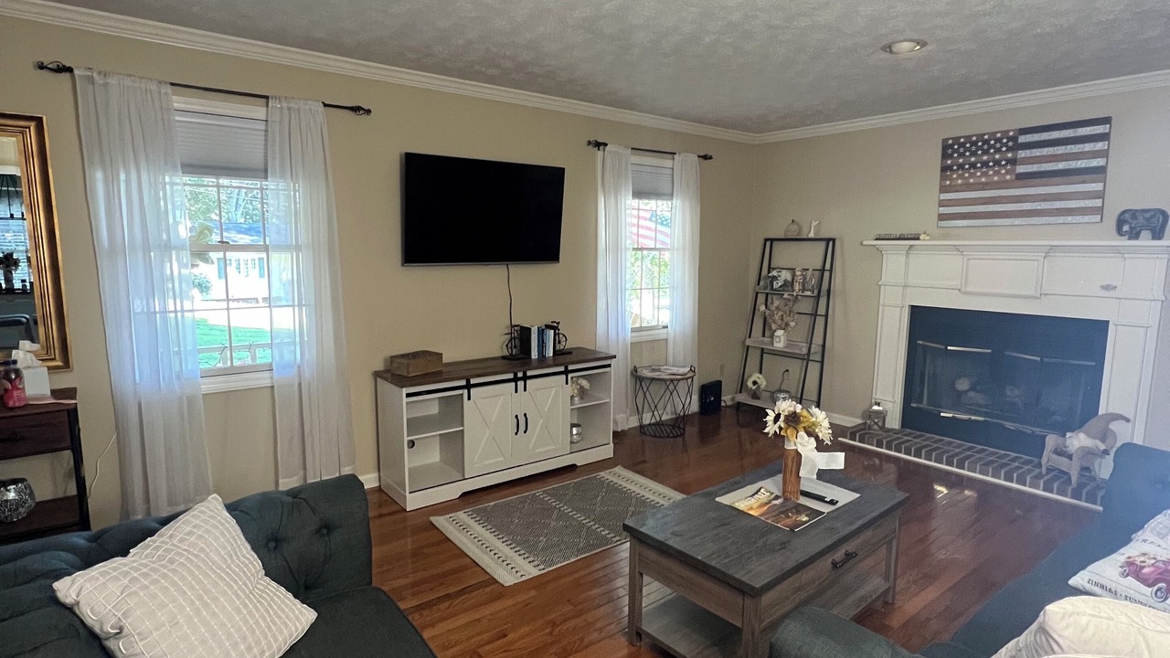 Photo of Livingroom in Jonesborough