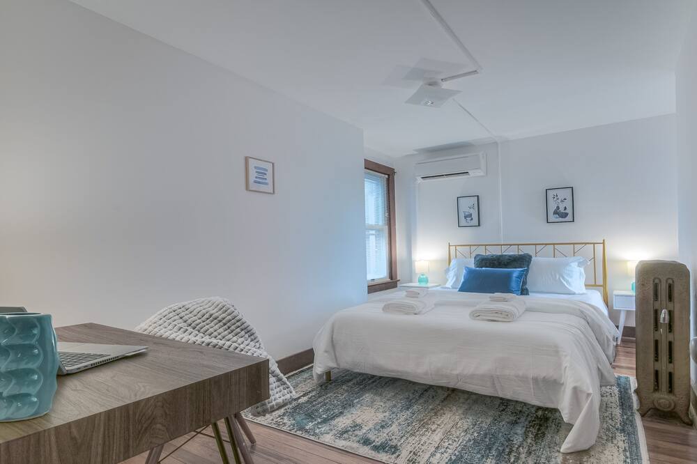 Photo of Bedroom in Downtown