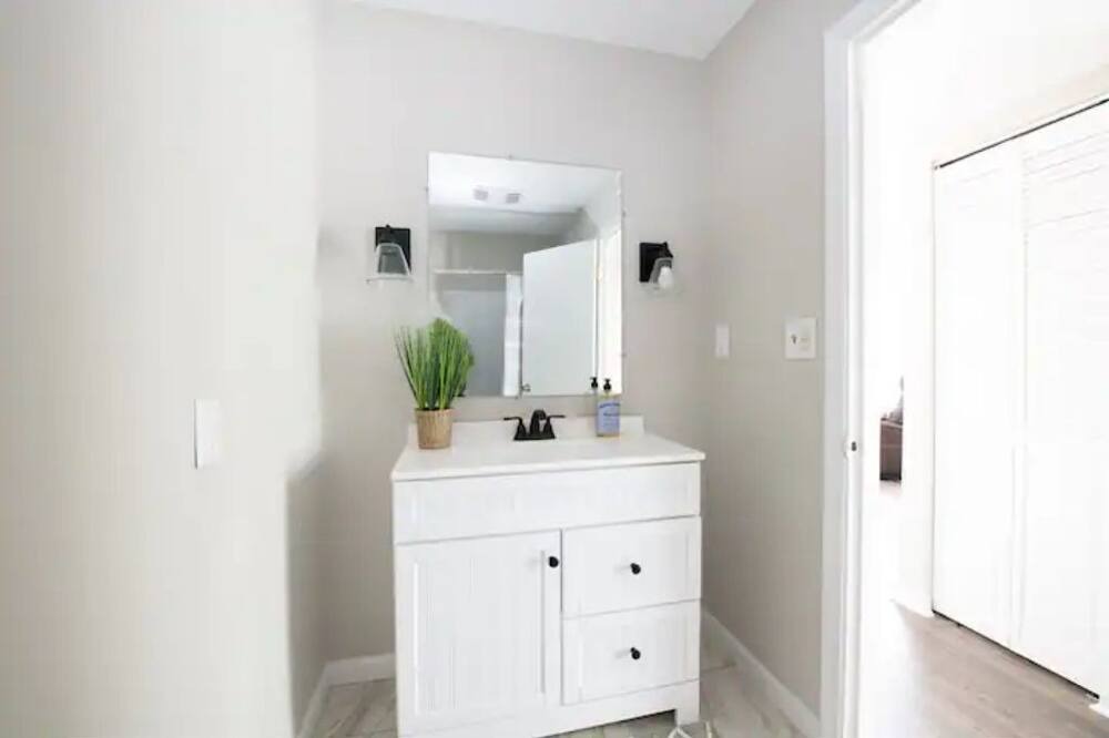 Photo of Bathroom in Crestwood