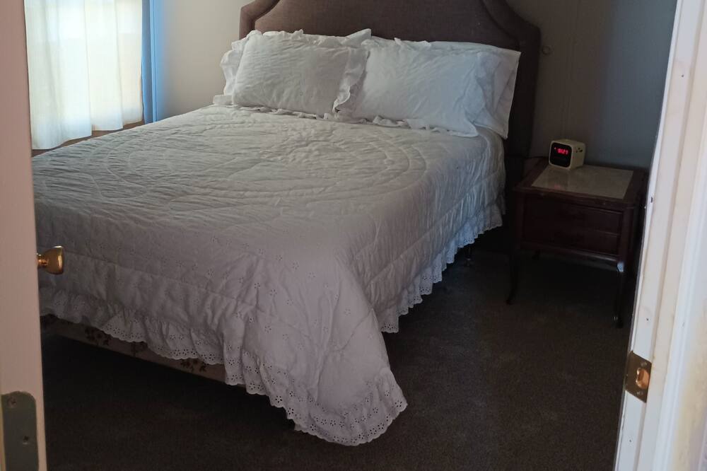 Photo of Bedroom in Bethel