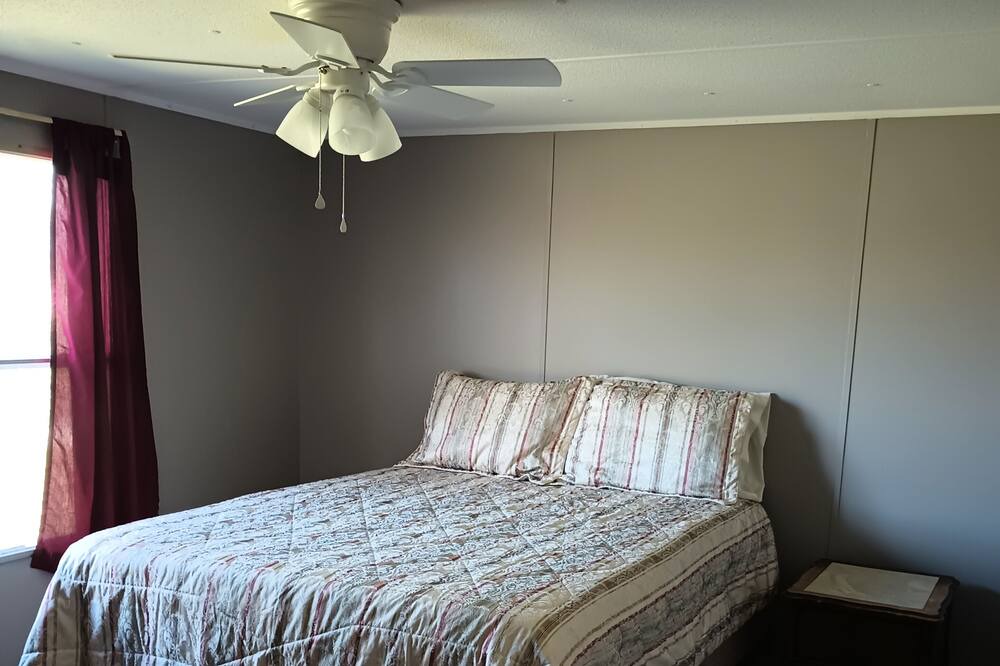 Photo of Bedroom in Bethel