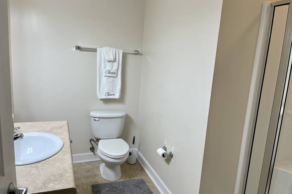 Photo of Bathroom in Bluff City