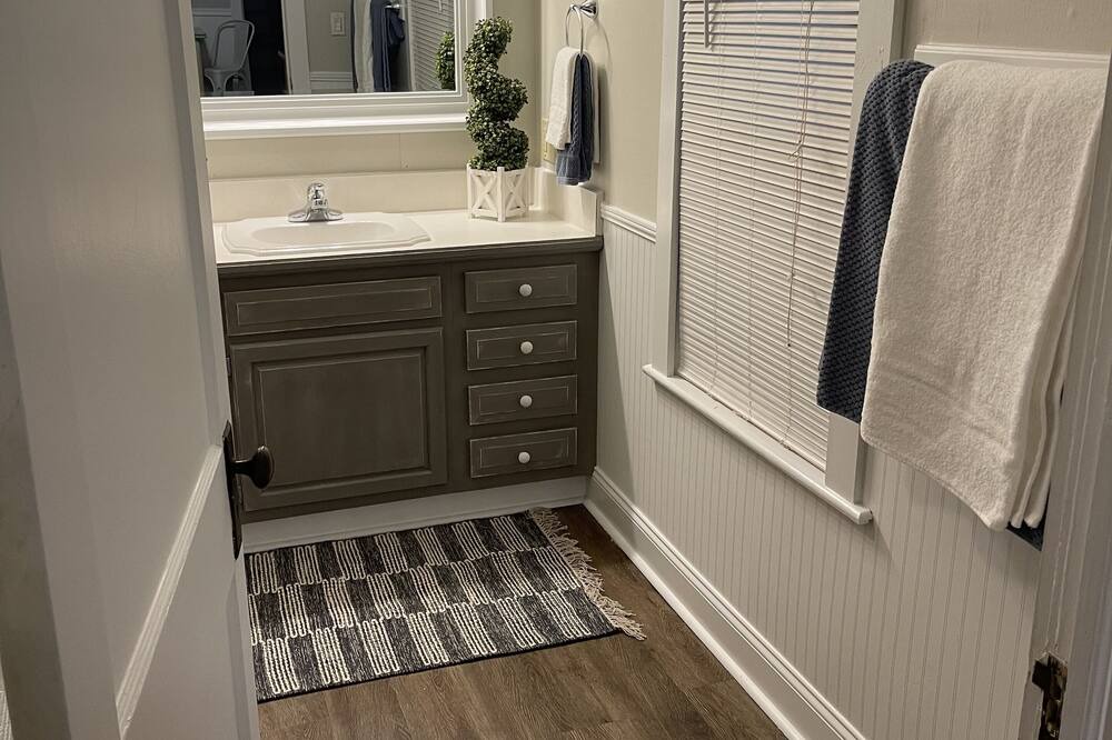 Photo of Bathroom in Mountain City