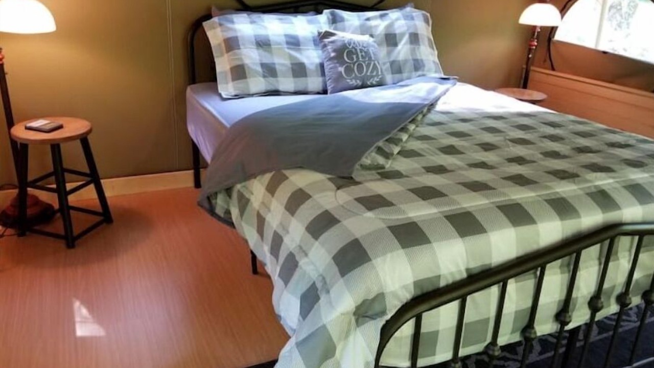 Photo of Bedroom in Frenchburg