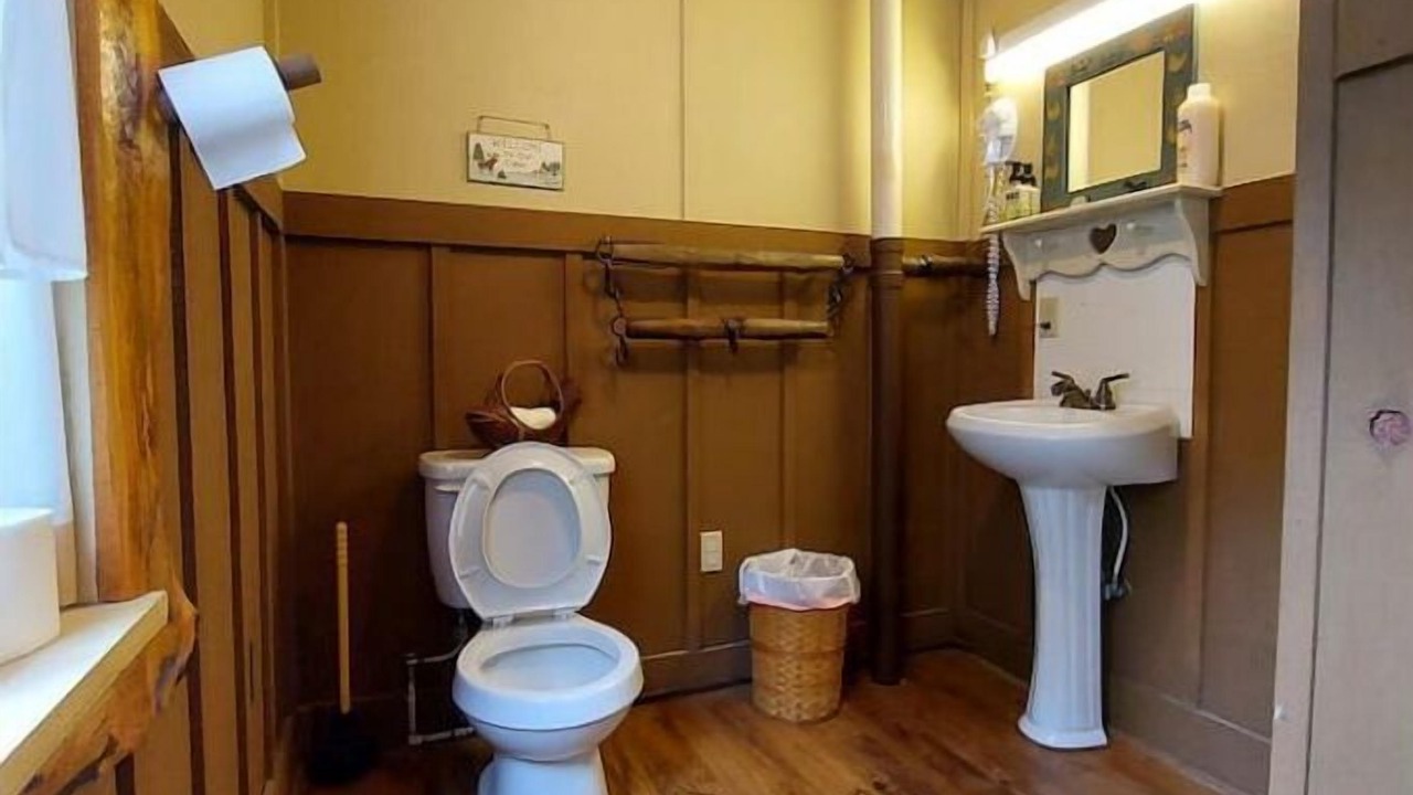 Photo of Bathroom in Frenchburg