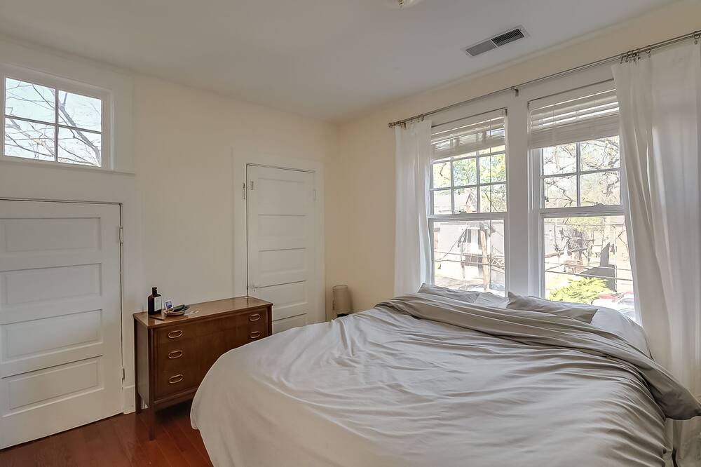 Photo of Bedroom in Northside District