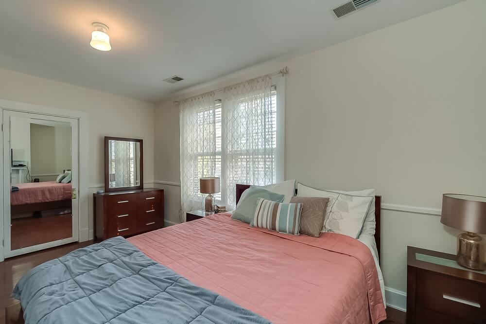 Photo of Bedroom in Northside District