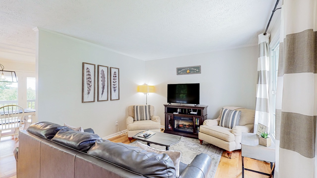 Photo of Livingroom in Blowing Rock