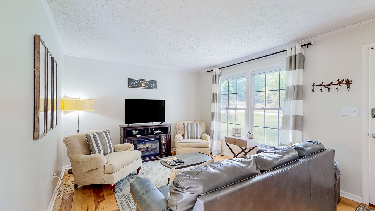 Photo of Livingroom in Blowing Rock