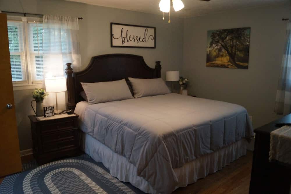Photo of Bedroom in Jonesborough