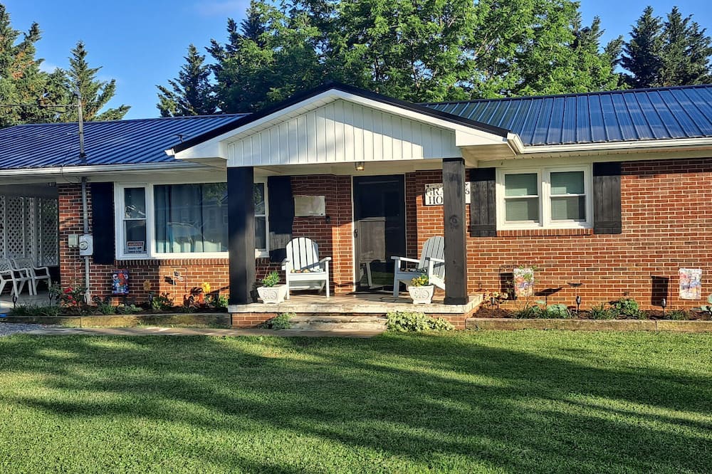 Photo of Outdoor in Jonesborough