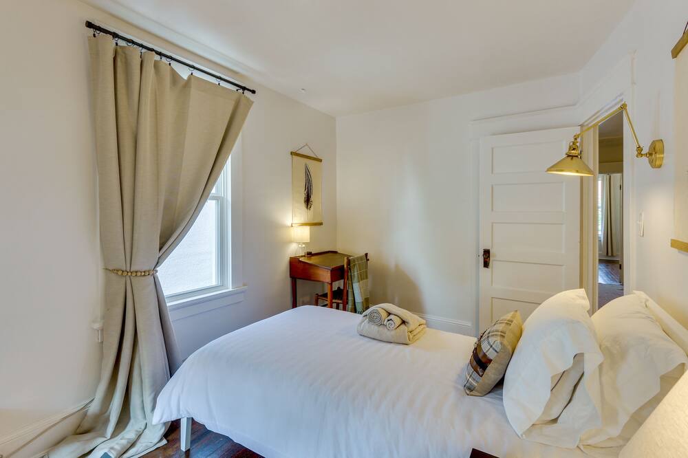 Photo of Bedroom in Downtown