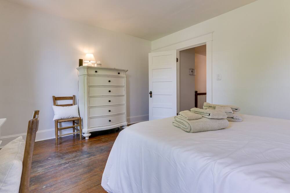 Photo of Bedroom in Downtown