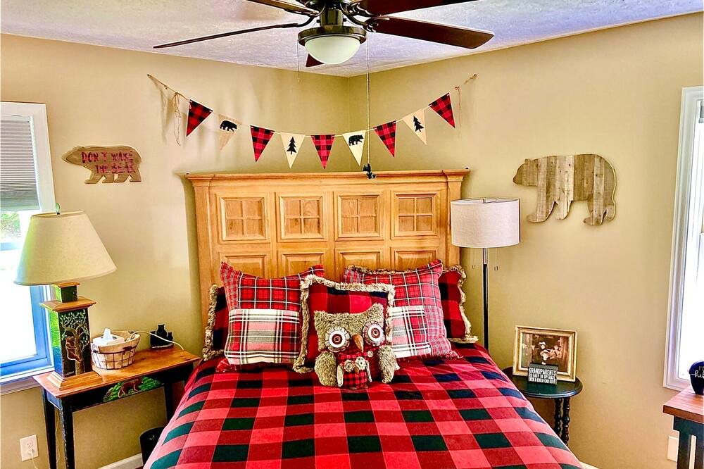 Photo of Bedroom in Apple Ridge