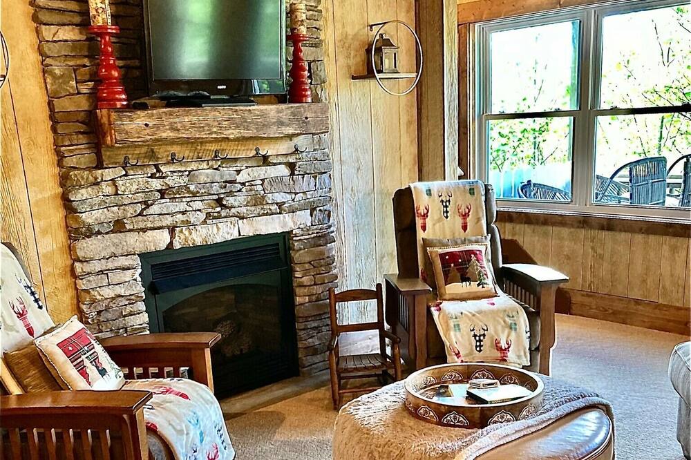 Photo of Livingroom in Apple Ridge