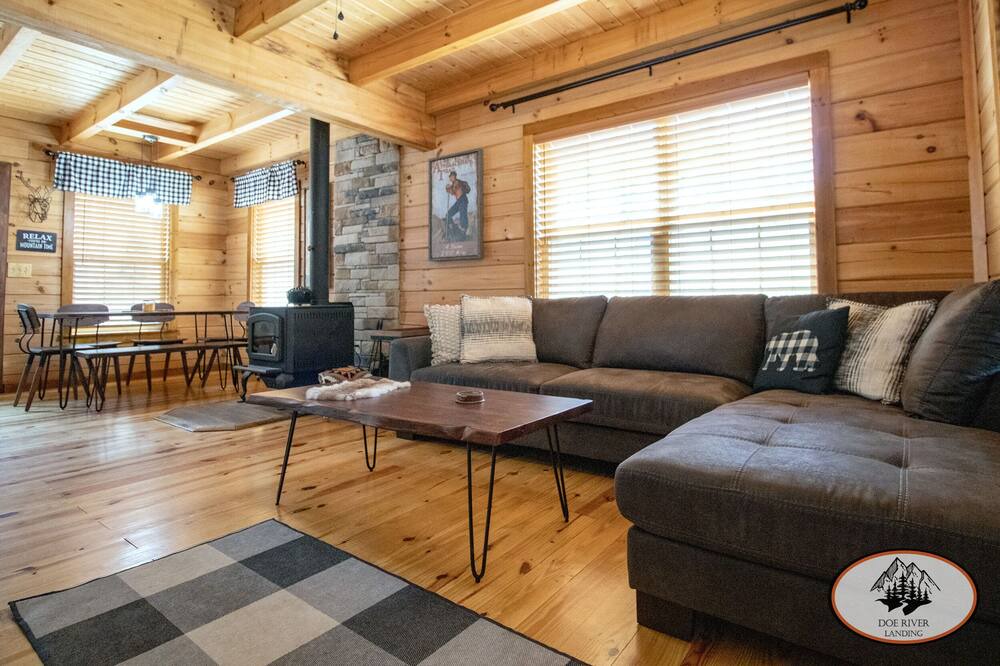 Photo of Livingroom in Roan Mountain