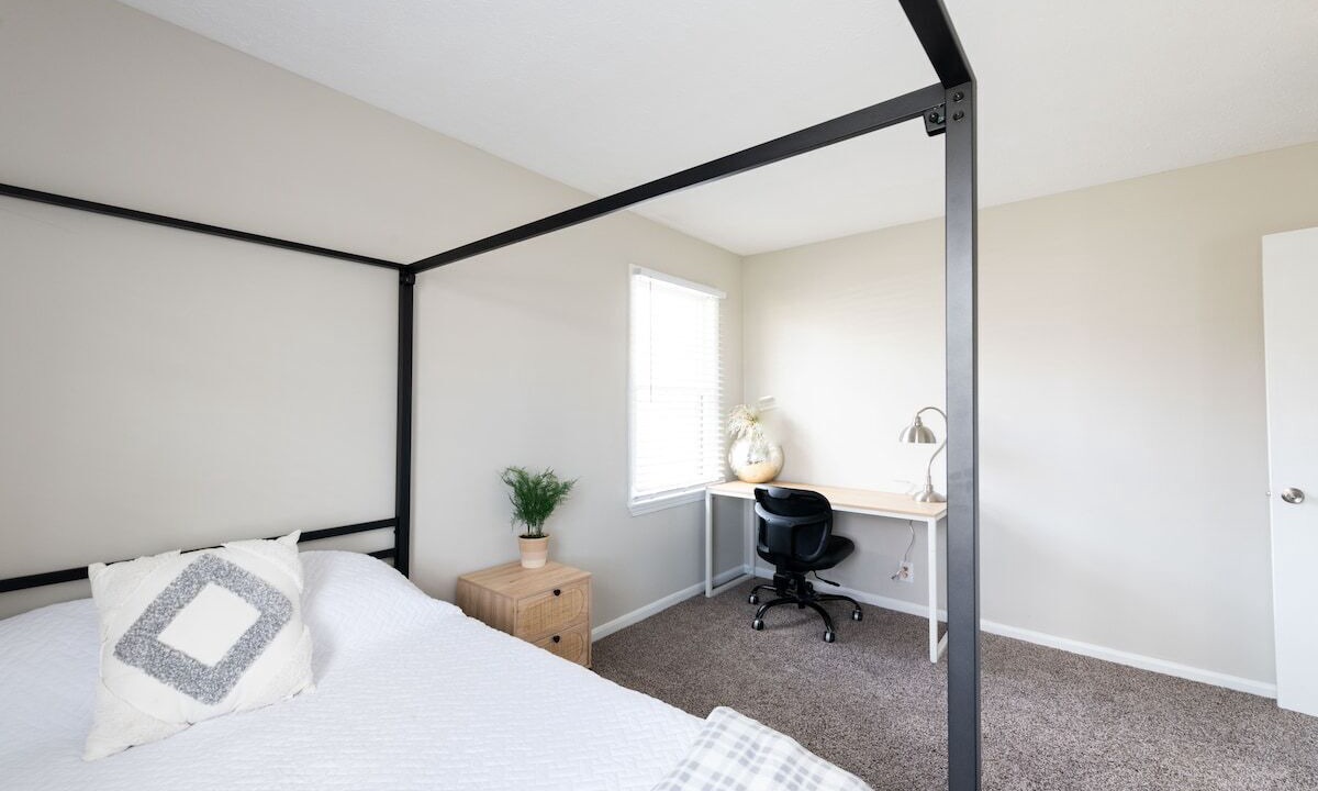 Photo of Bedroom in Crestwood