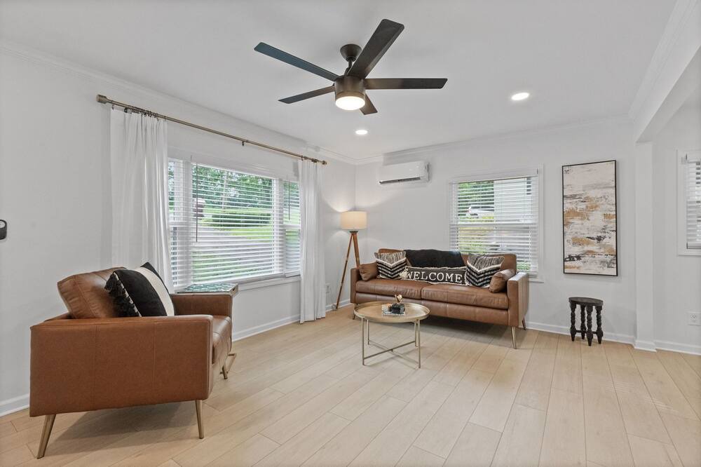 Photo of Livingroom in Johnson City